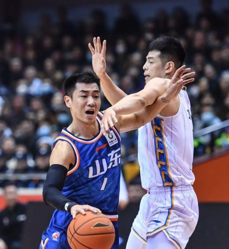 包含赛前山东男篮调整名单以备CBA季后赛，手感冰凉环节打磨，压力陡增，阵容厚度经受考验的词条