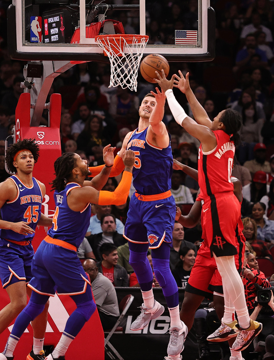 NBA常规赛关键时刻再迎强敌，瓦伦西亚强势反弹，主帅态度：震撼外界，更衣室氛围转暖的简单介绍