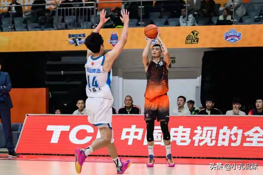 开云 -国际比赛日突围战来临，山东男篮围绕欧联外线爆发，引发热议，数据趋势出现新变化的简单介绍